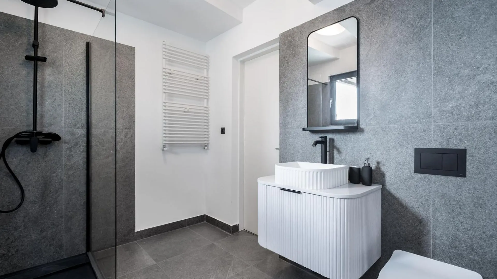 Amber 2Bdr Apartment Bucharest