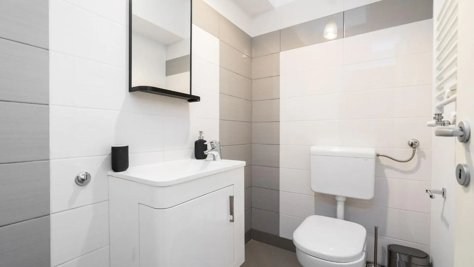 Amber 2Bdr Apartment Bucharest Romania