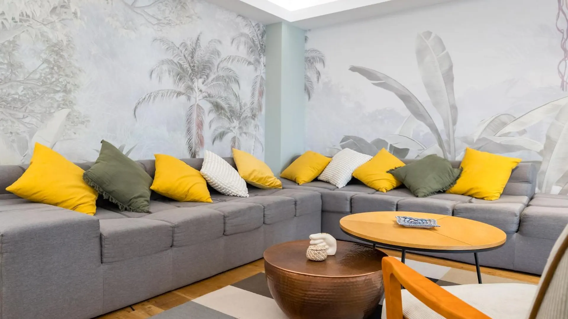 Amber 2Bdr Apartment Bucharest 0*,  Romania