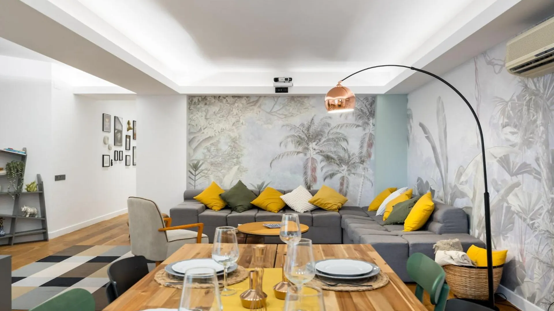 Amber 2Bdr Apartment Bucharest 0*,  Romania