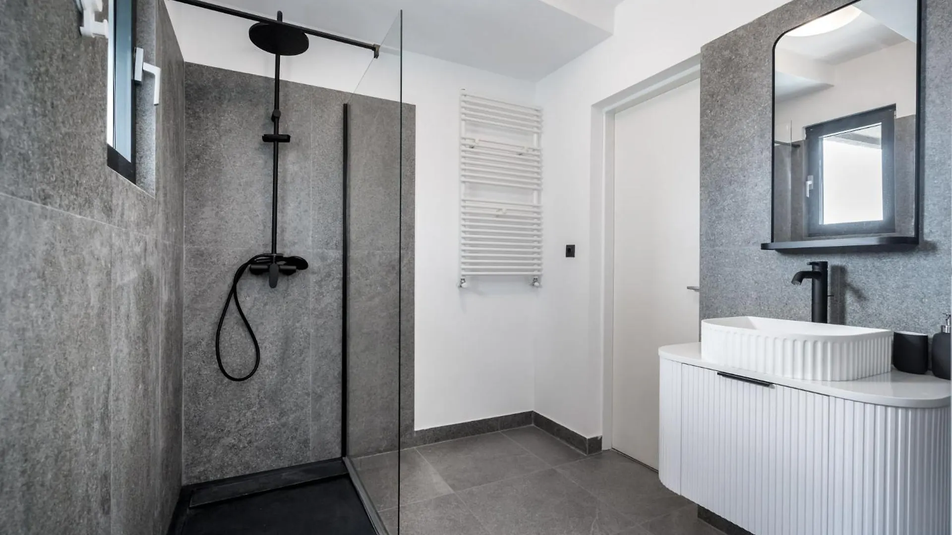 Amber 2Bdr Apartment Bucharest Romania